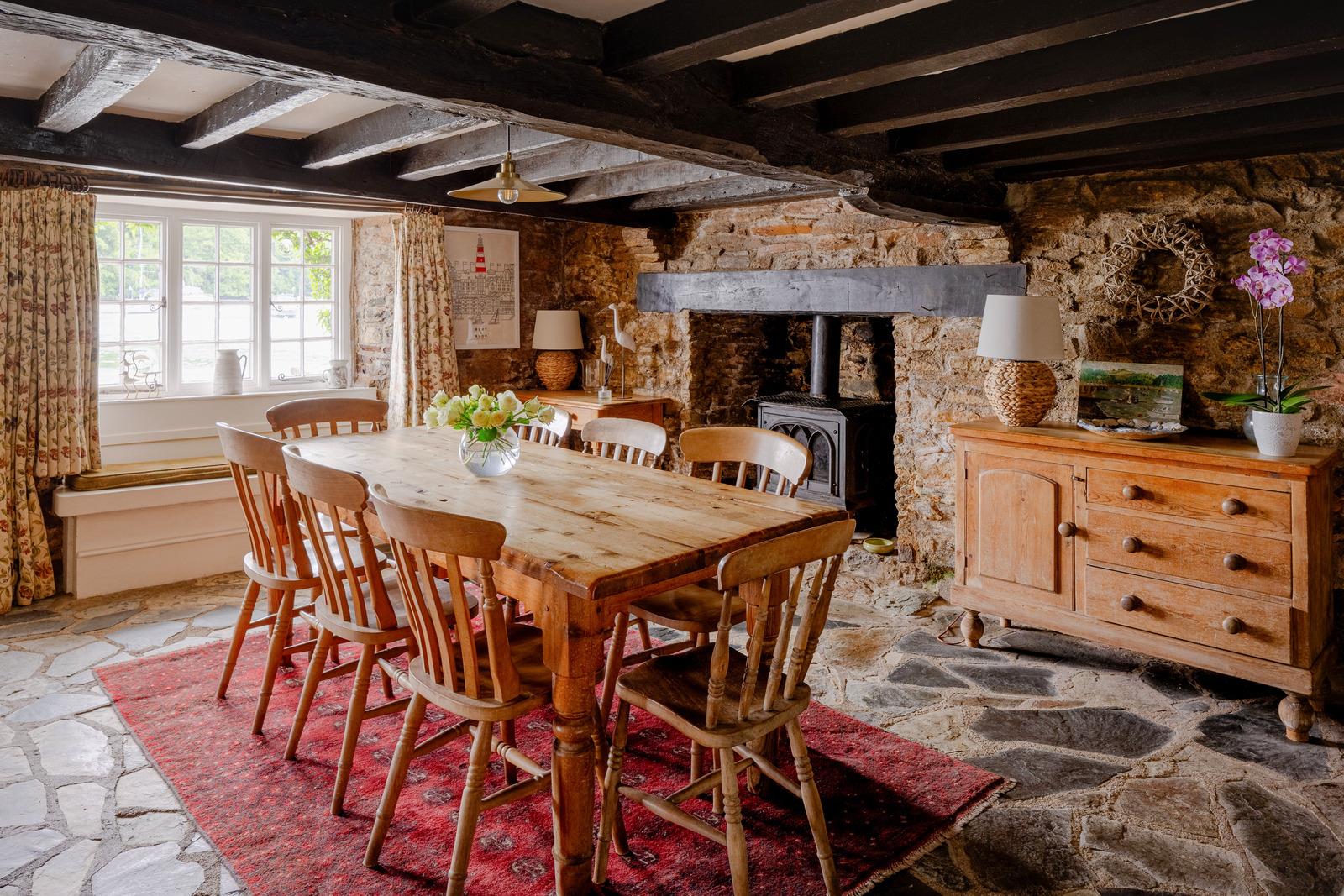 Smugglers Cottage - Image 2